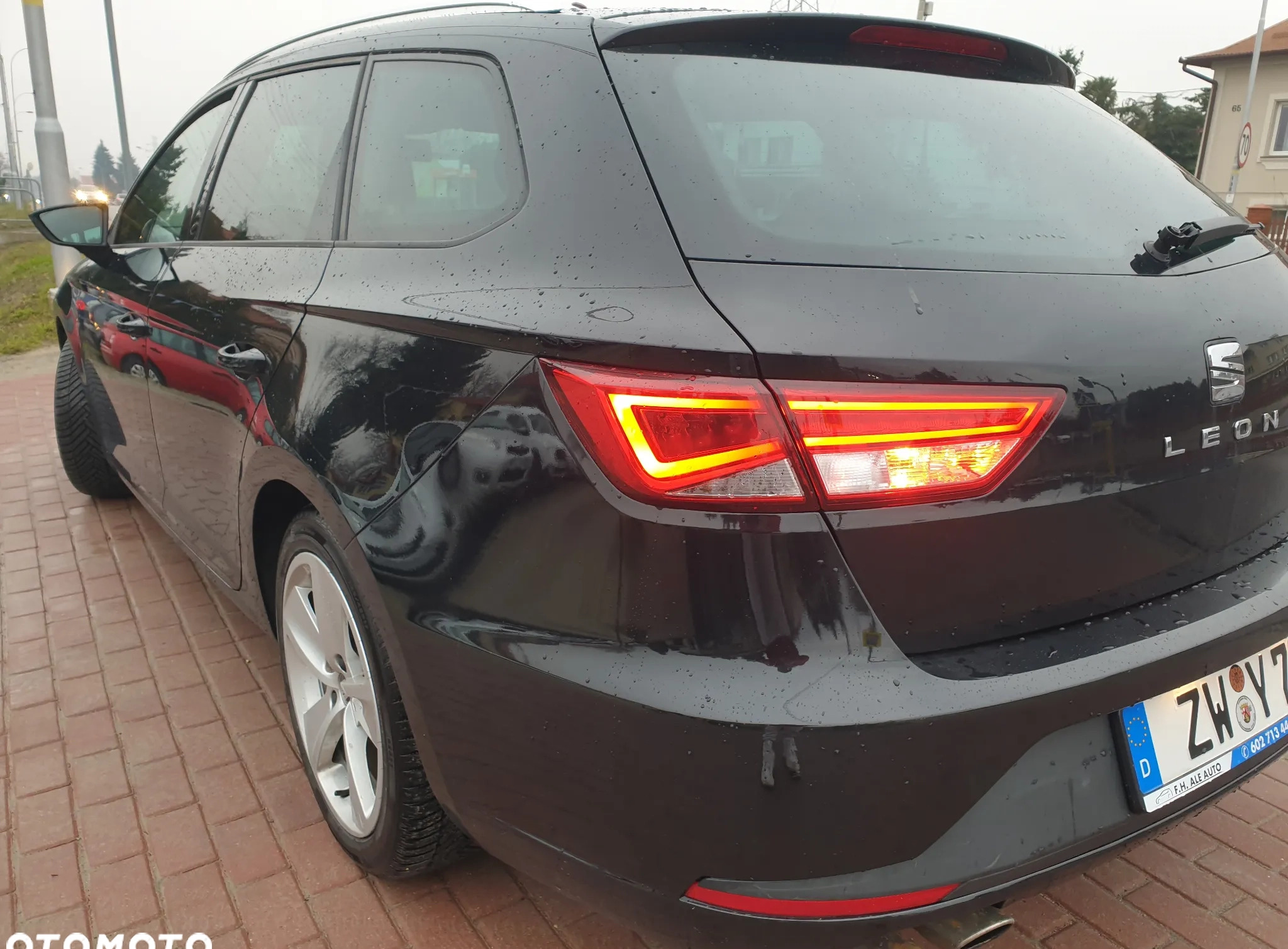 Seat Leon cena 45900 przebieg: 114634, rok produkcji 2015 z Rzeszów małe 742